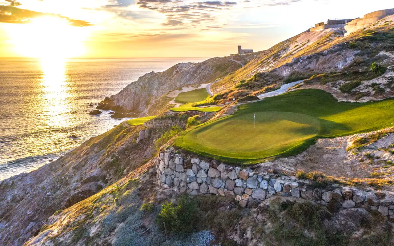 Cabo Golf Homes with Quivira near Cabo’s Pacific Coast with golf and ocean views